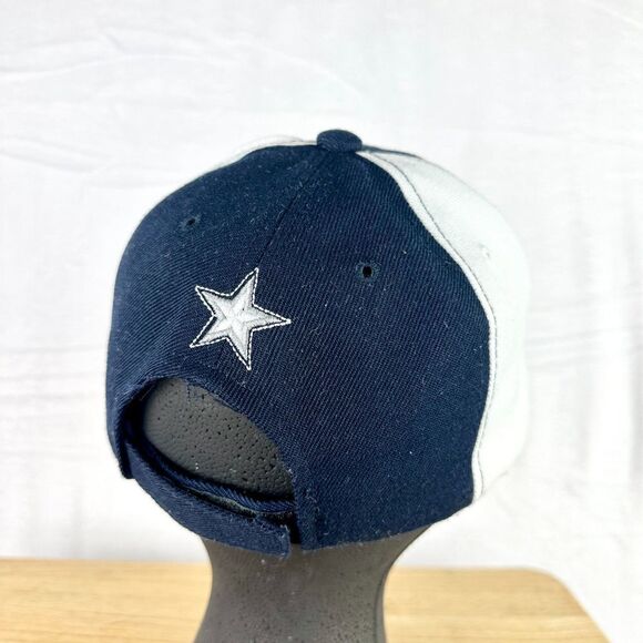 Dallas Cowboys Vintage Star Hat Hook and Loop Closure - Picture 4 of 5